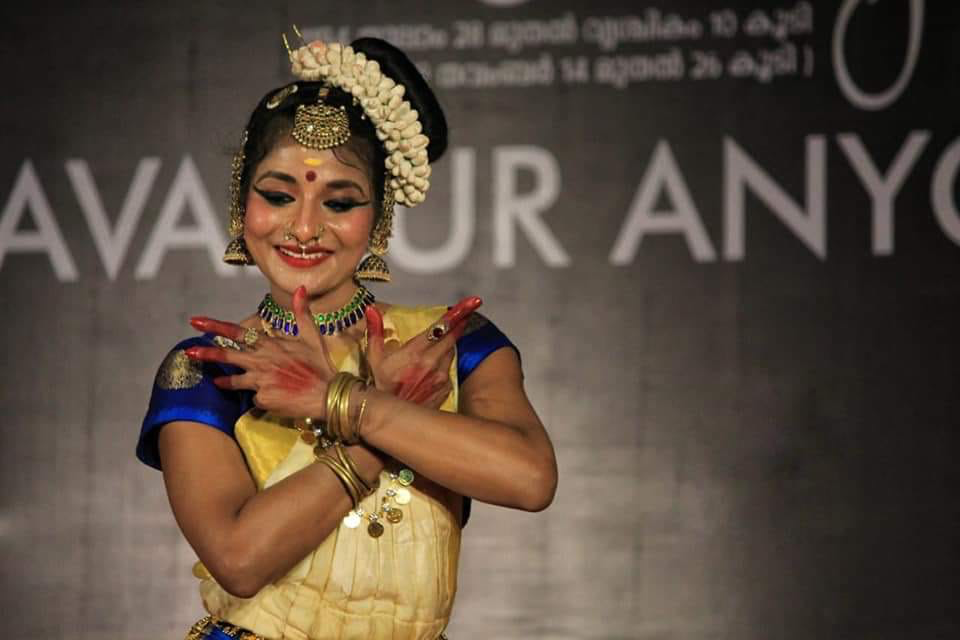 Mudra · the hand speaks